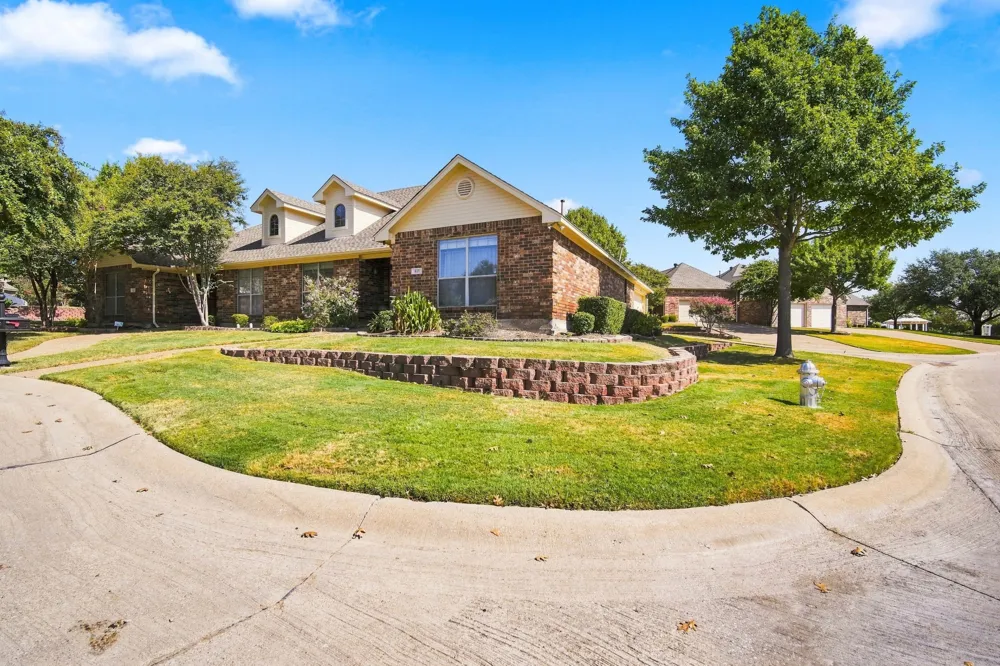 925 Cresthill Drive #37B Cedar Hill, TX 75104