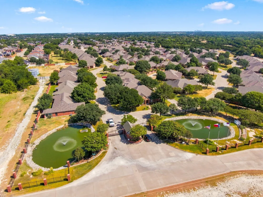 925 Cresthill Drive #37B Cedar Hill, TX 75104