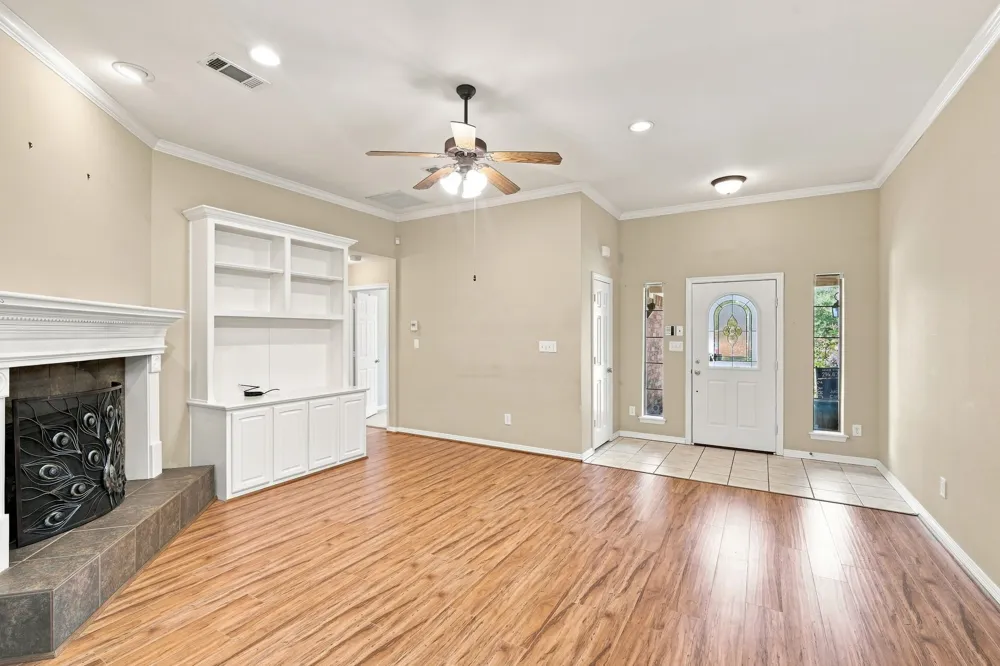 925 Cresthill Drive #37B Cedar Hill, TX 75104
