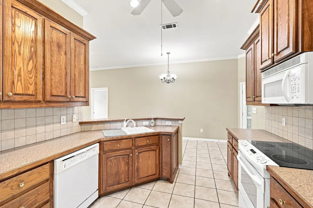 925 Cresthill Drive #37B Cedar Hill, TX 75104