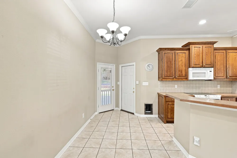 925 Cresthill Drive #37B Cedar Hill, TX 75104