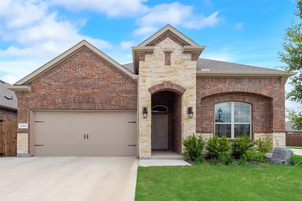 11104 Canyon Mine Drive Aubrey, TX 76227