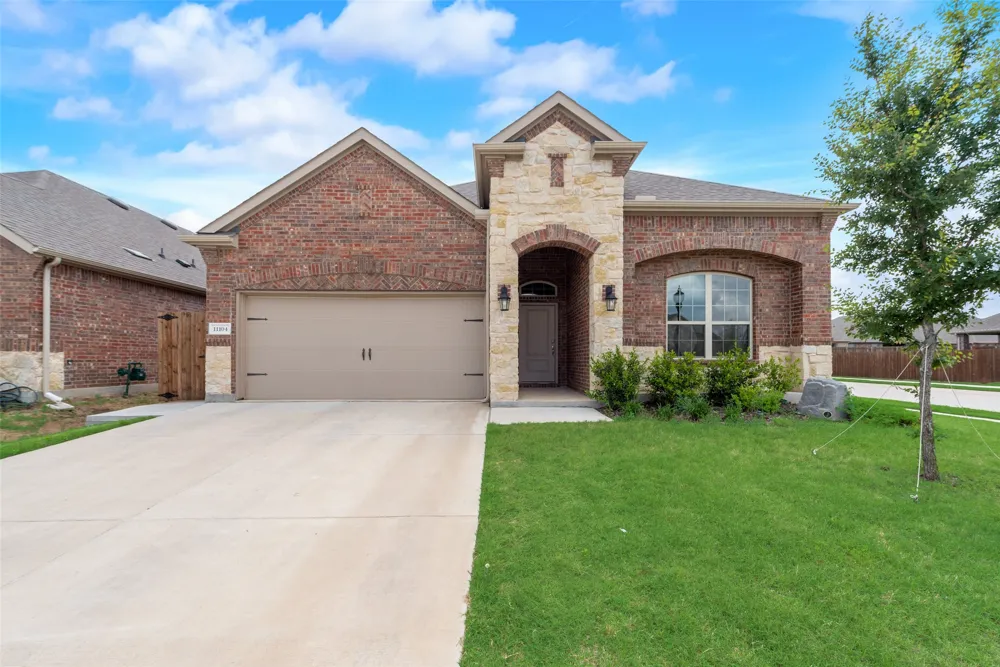 11104 Canyon Mine Drive Aubrey, TX 76227