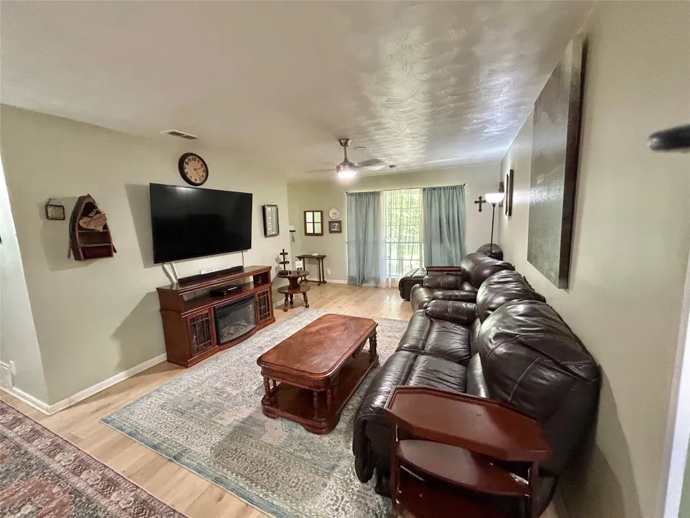 1335 Crestview Drive Denison, TX 75020
