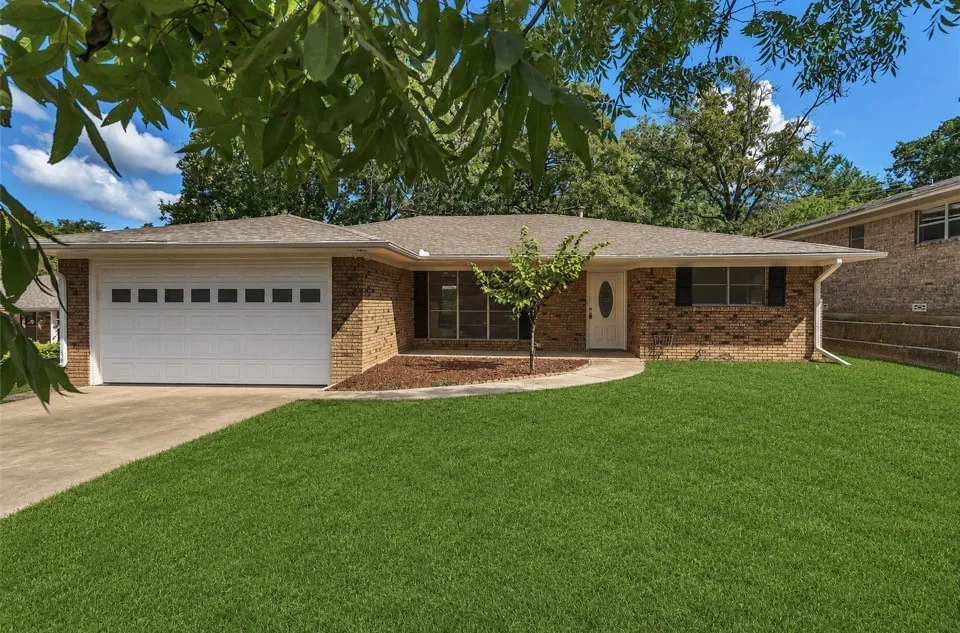 1335 Crestview Drive Denison, TX 75020