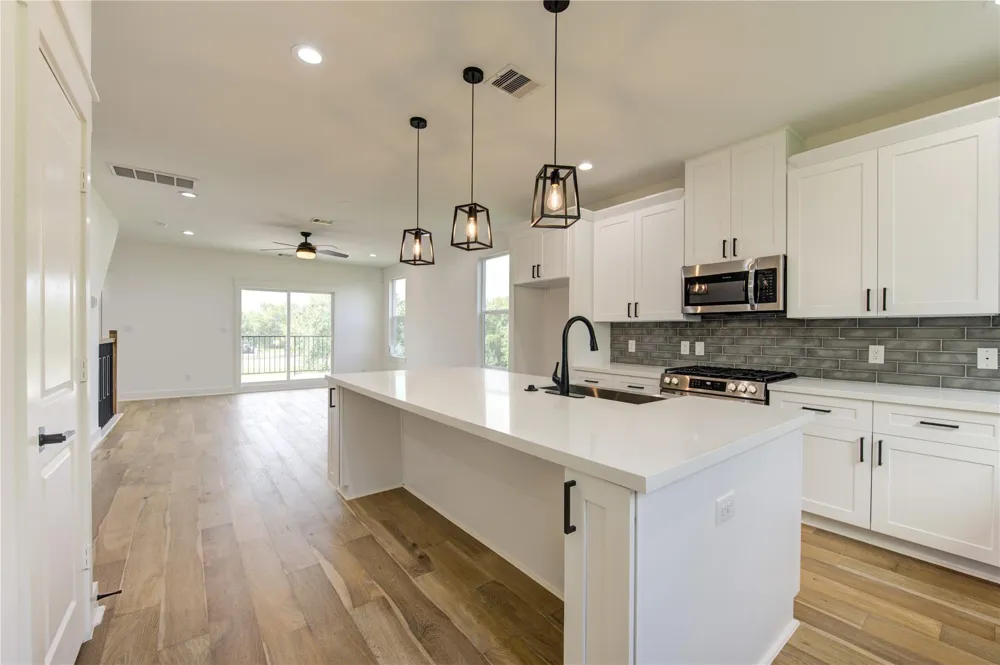 933 E 40 1/2 St Street Houston, TX 77022