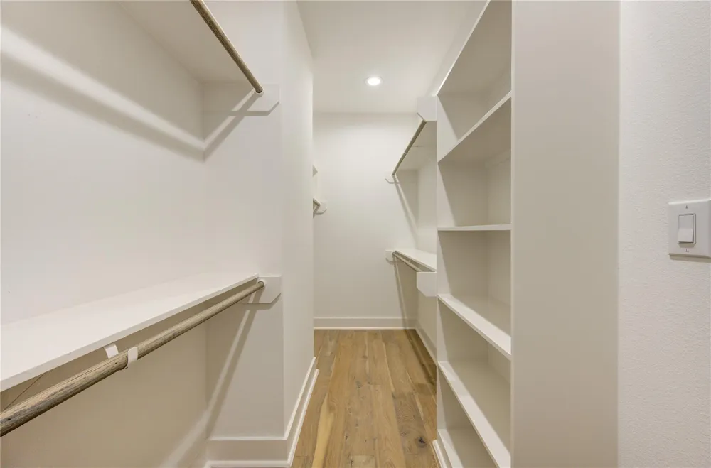933 E 40 1/2 St Street Houston, TX 77022
