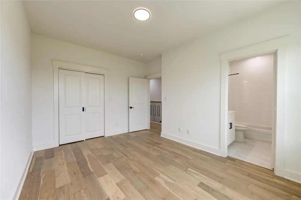933 E 40 1/2 St Street Houston, TX 77022