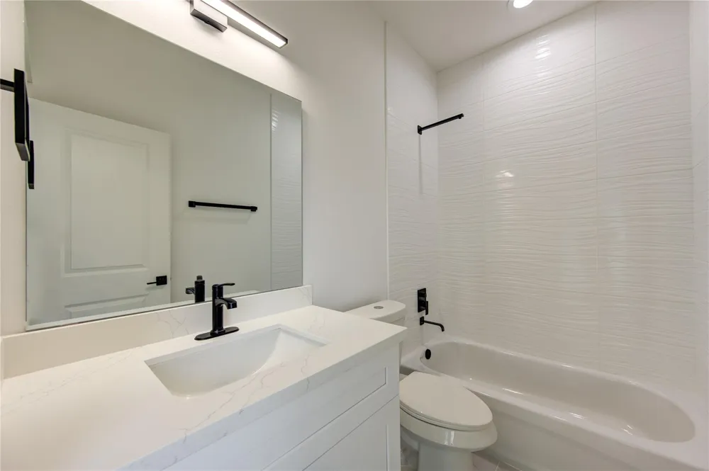 933 E 40 1/2 St Street Houston, TX 77022