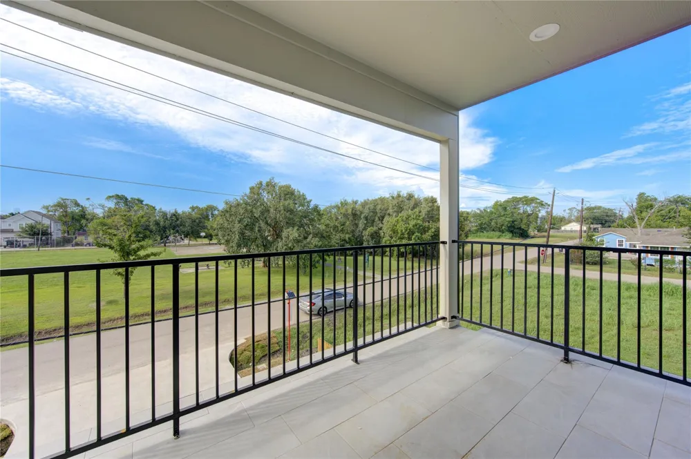 933 E 40 1/2 St Street Houston, TX 77022