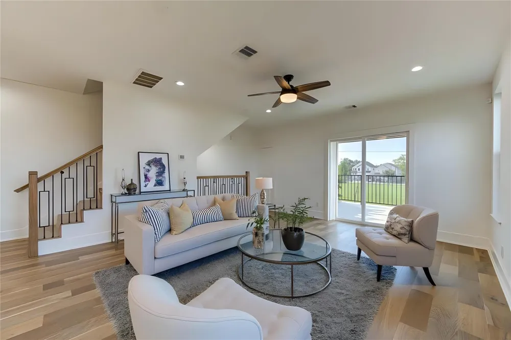 933 E 40 1/2 St Street Houston, TX 77022