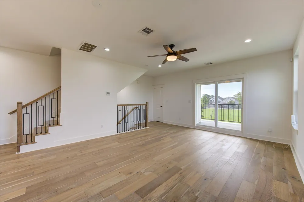 933 E 40 1/2 St Street Houston, TX 77022