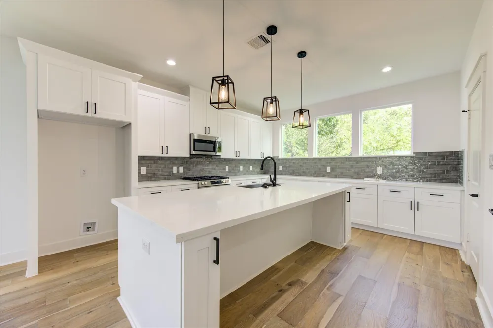 933 E 40 1/2 St Street Houston, TX 77022