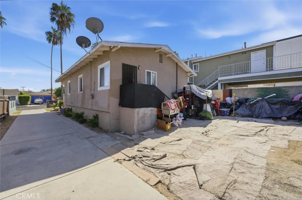846 W Santa Cruz Los Angeles, CA 90731