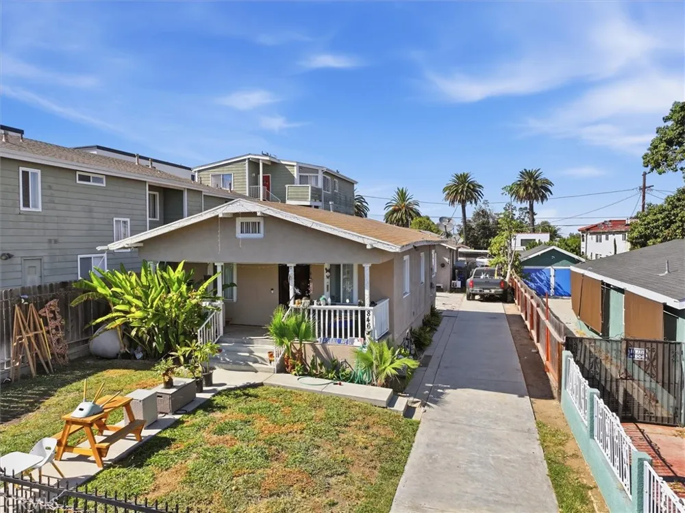 846 W Santa Cruz Los Angeles, CA 90731