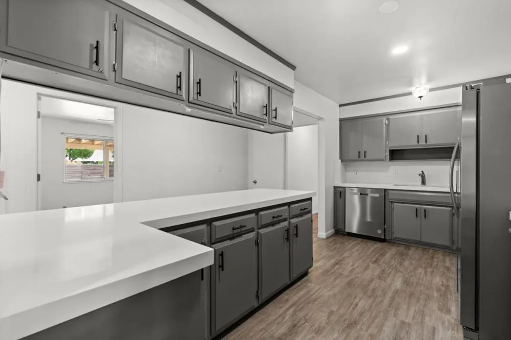190 W Mckenzie Avenue Stockton, CA 95204