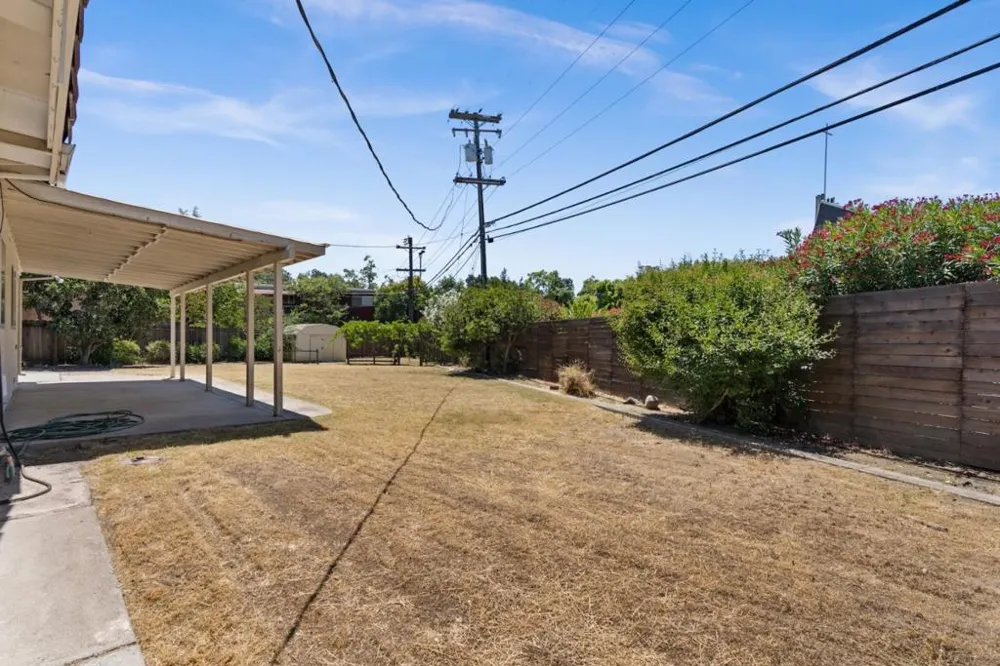 190 W Mckenzie Avenue Stockton, CA 95204