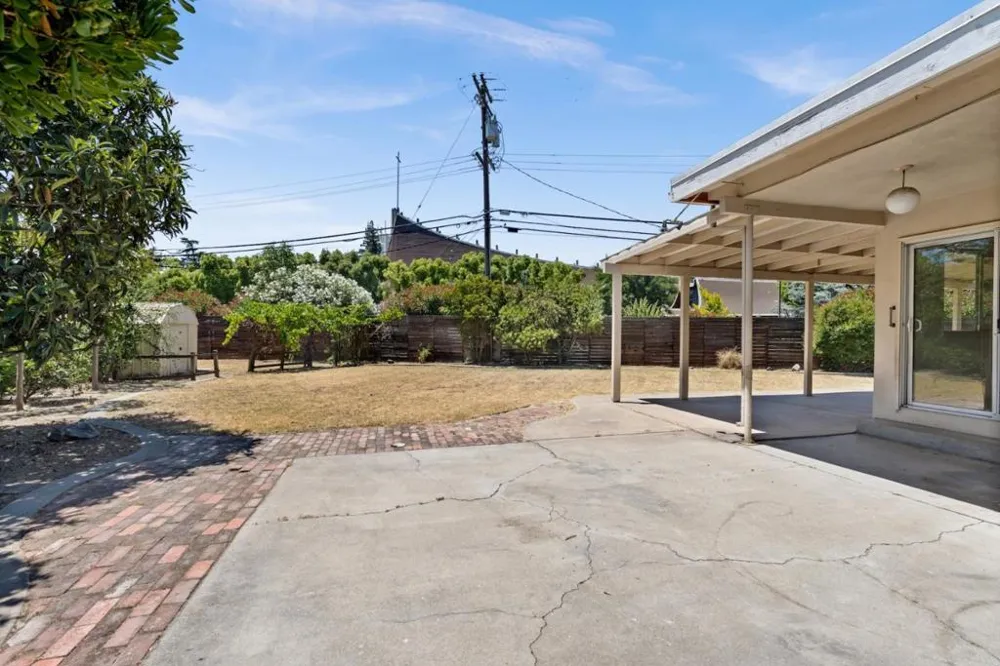 190 W Mckenzie Avenue Stockton, CA 95204