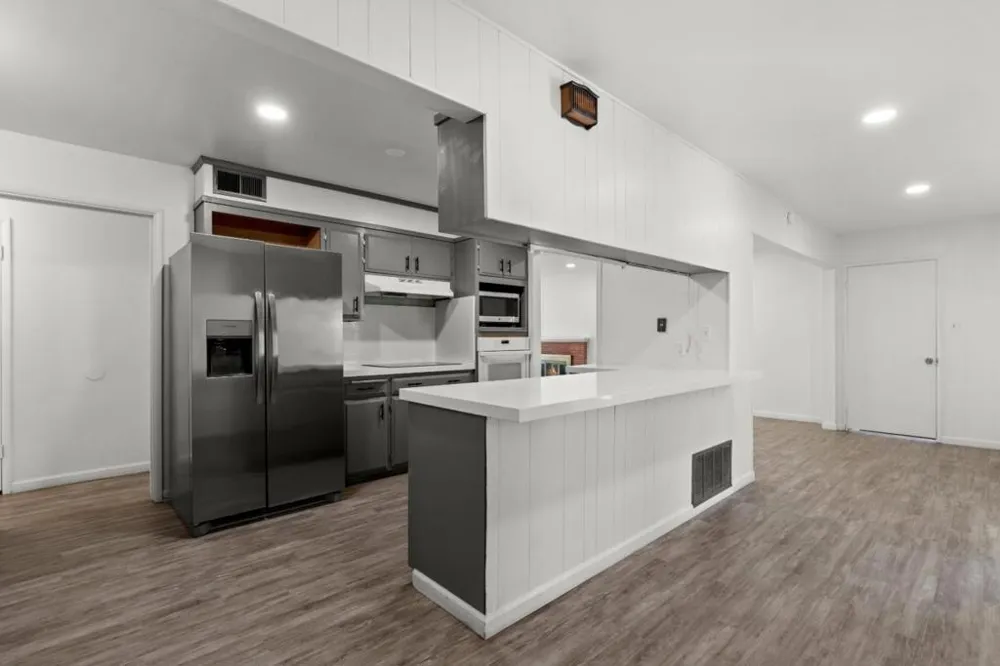 190 W Mckenzie Avenue Stockton, CA 95204