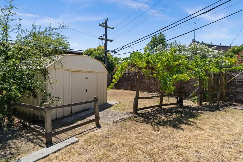 190 W Mckenzie Avenue Stockton, CA 95204