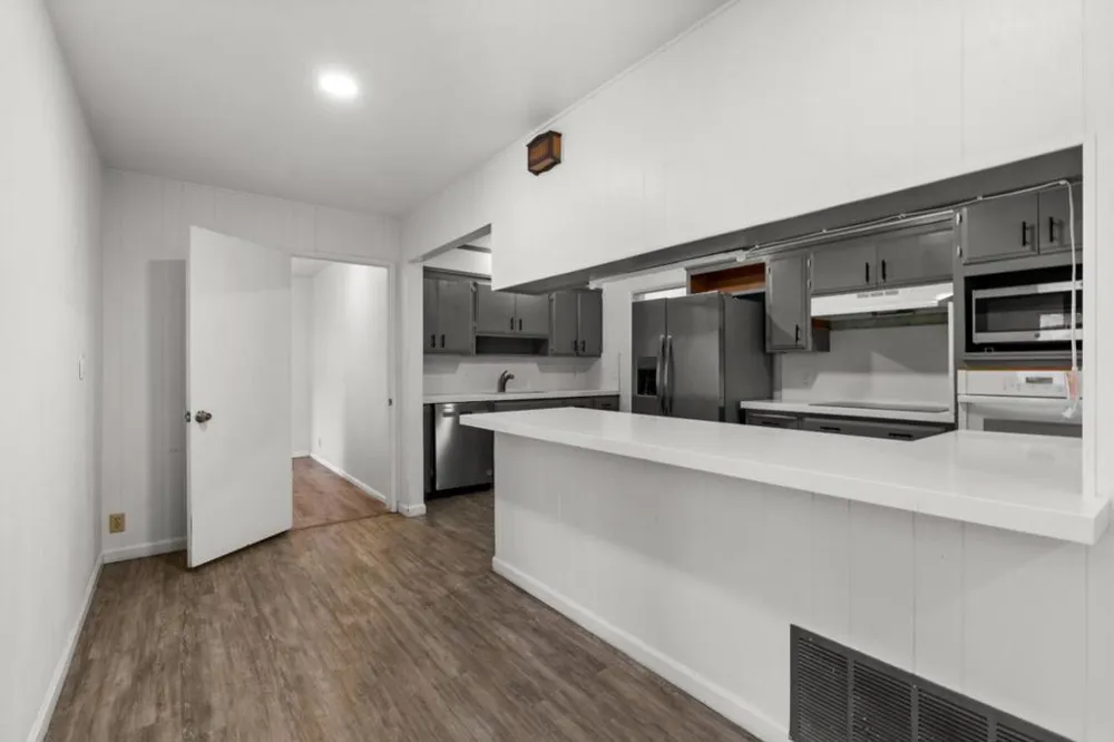 190 W Mckenzie Avenue Stockton, CA 95204