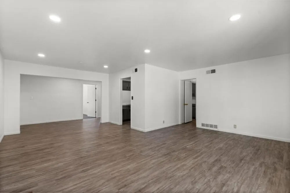 190 W Mckenzie Avenue Stockton, CA 95204