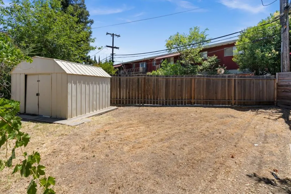 190 W Mckenzie Avenue Stockton, CA 95204