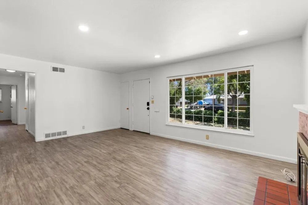 190 W Mckenzie Avenue Stockton, CA 95204