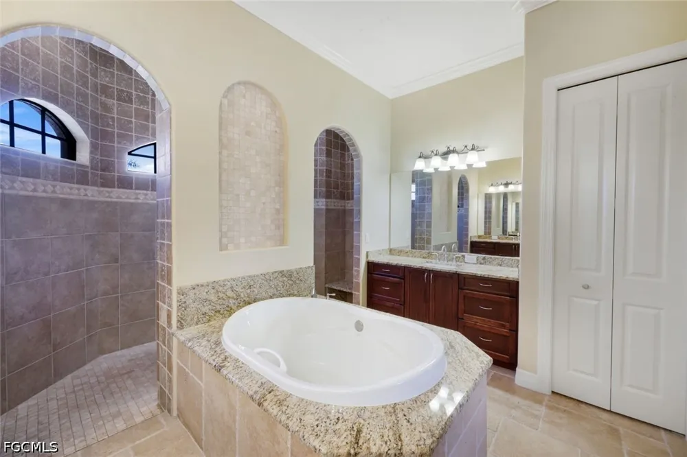 SW 43rd Terrace Cape Coral, FL 33914