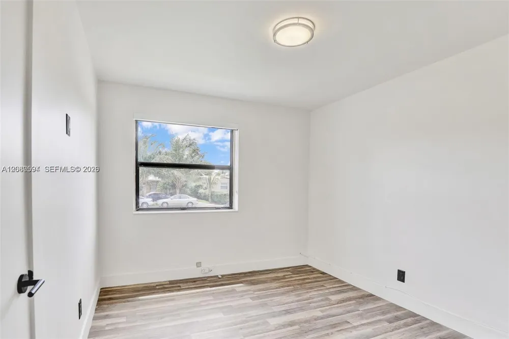 941 NE 155th Ter North Miami Beach, FL 33162