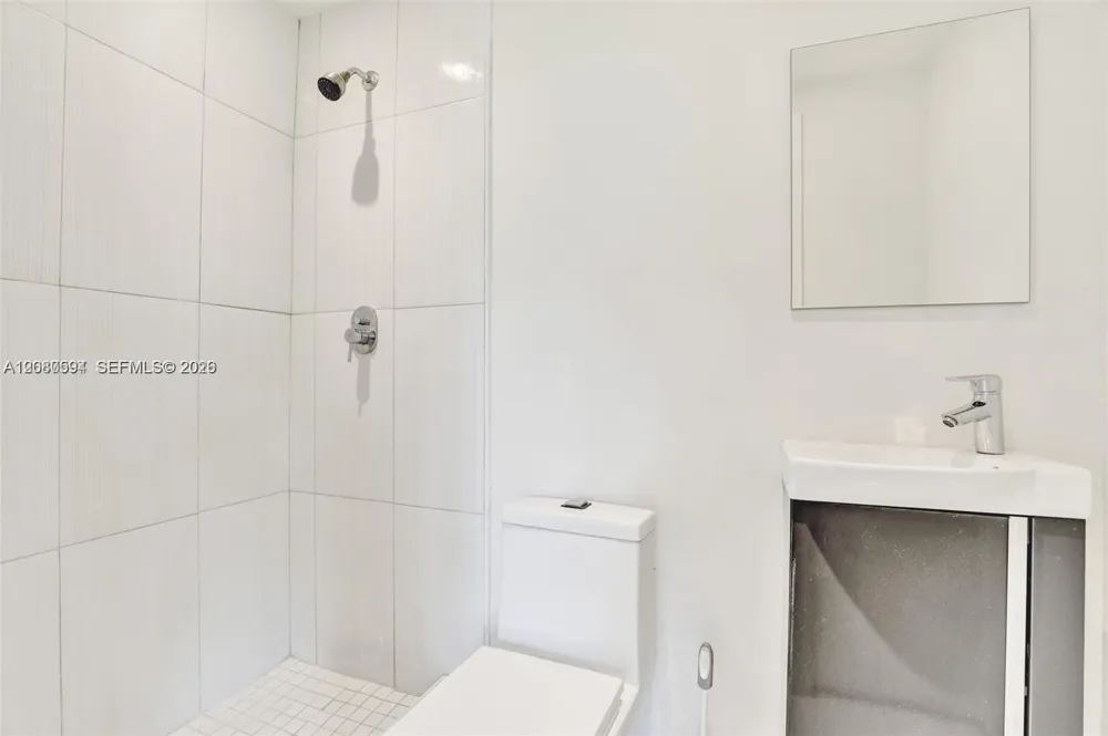 941 NE 155th Ter North Miami Beach, FL 33162