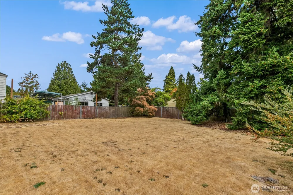 11032 Dayton Avenue Seattle, WA 98133