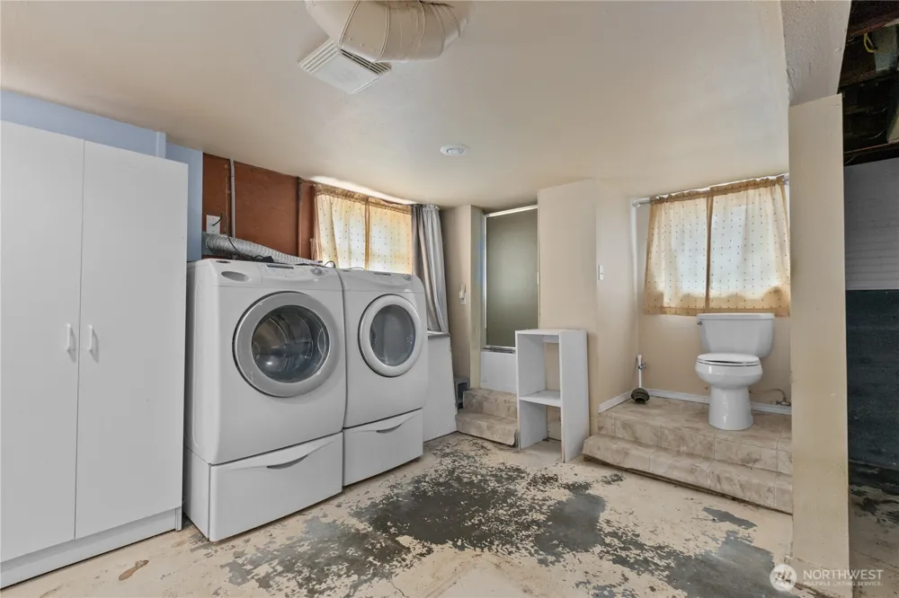 11032 Dayton Avenue Seattle, WA 98133