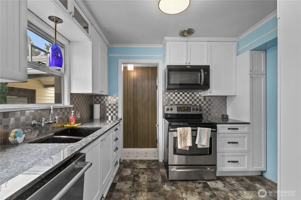 11032 Dayton Avenue Seattle, WA 98133