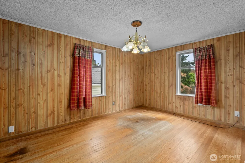 11032 Dayton Avenue Seattle, WA 98133