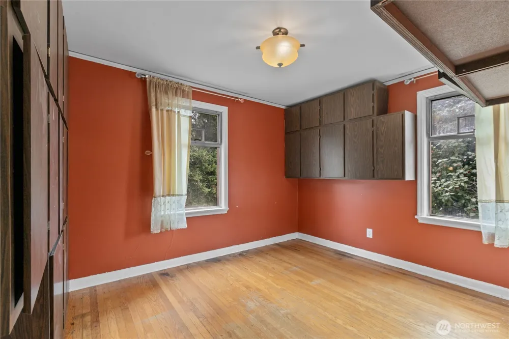 11032 Dayton Avenue Seattle, WA 98133