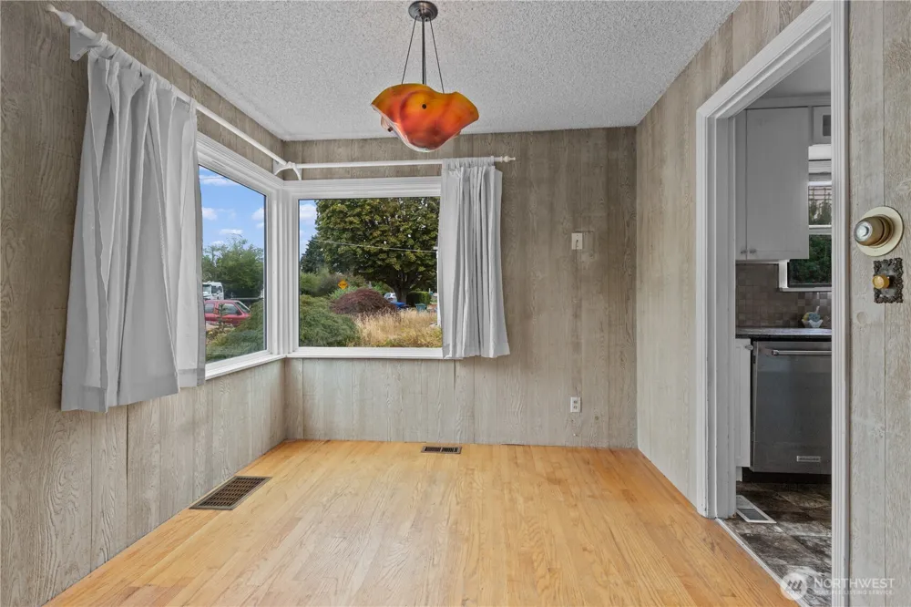 11032 Dayton Avenue Seattle, WA 98133