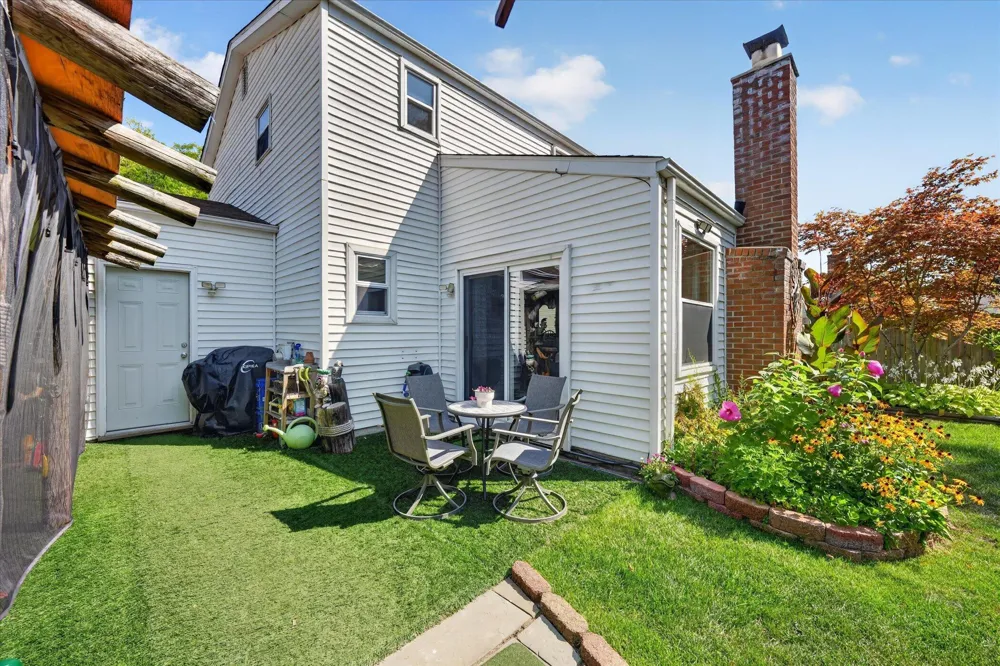 41727 Wayside Drive Canton Charter Township, MI 48187