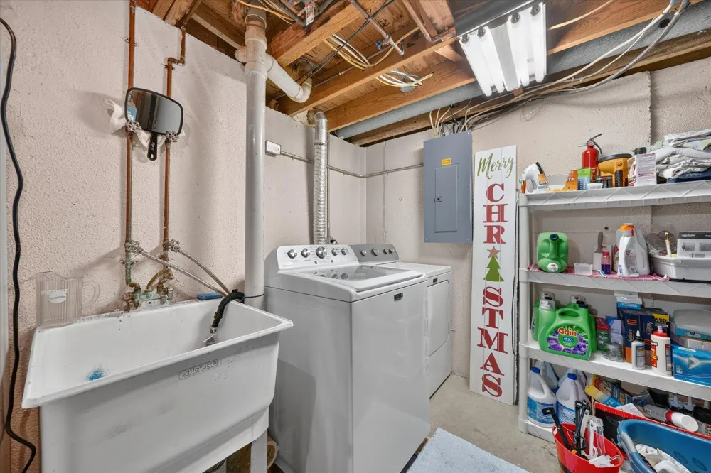 41727 Wayside Drive Canton Charter Township, MI 48187