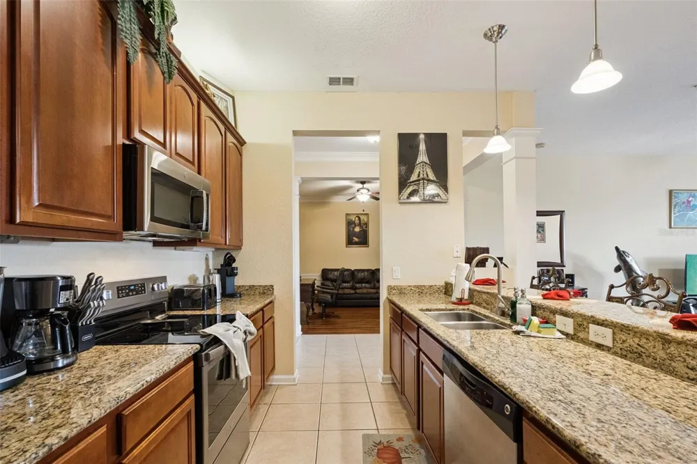 4840 CAYVIEW AVENUE #405 Orlando, FL 32819