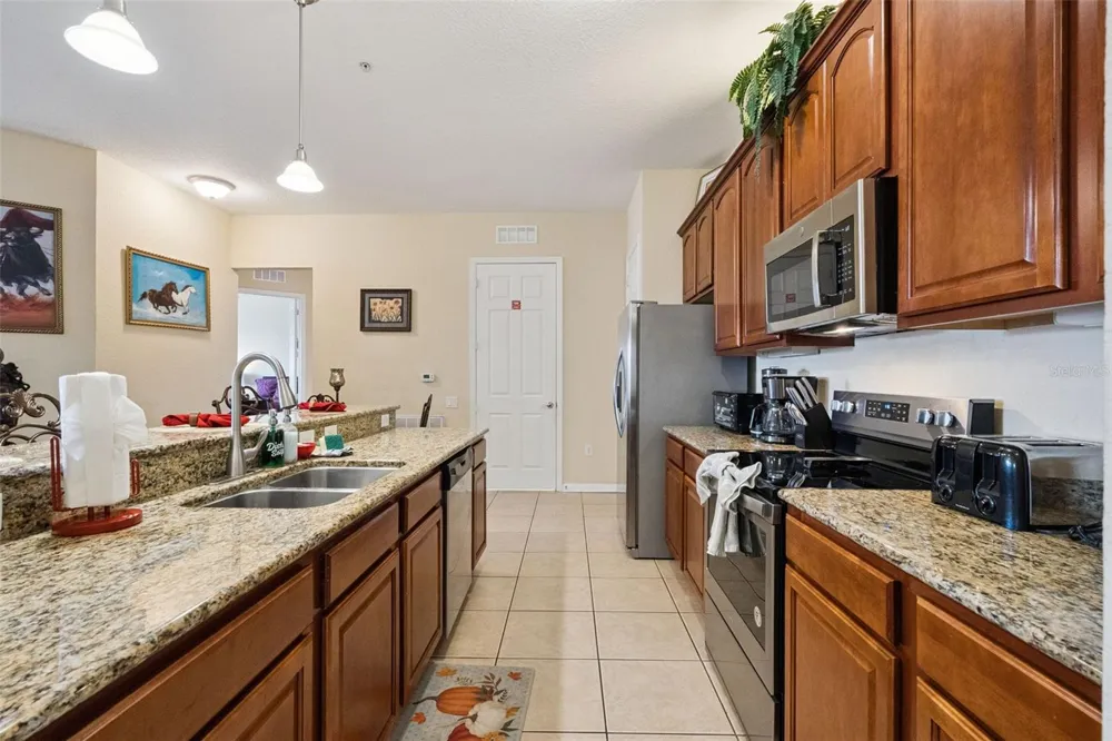 4840 CAYVIEW AVENUE #405 Orlando, FL 32819