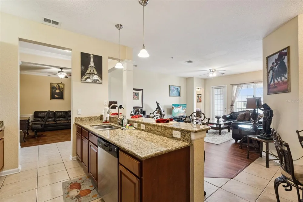 4840 CAYVIEW AVENUE #405 Orlando, FL 32819