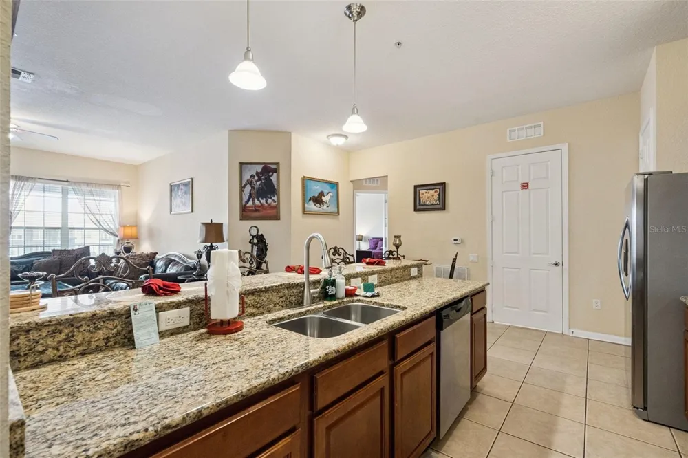 4840 CAYVIEW AVENUE #405 Orlando, FL 32819