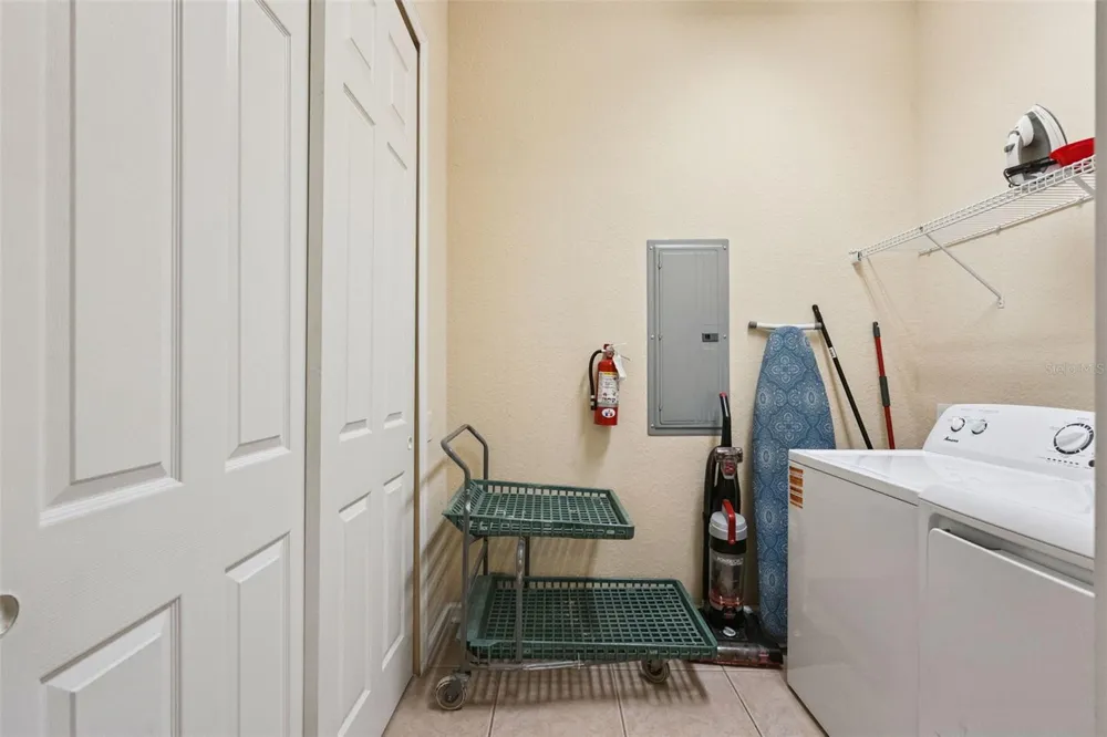 4840 CAYVIEW AVENUE #405 Orlando, FL 32819