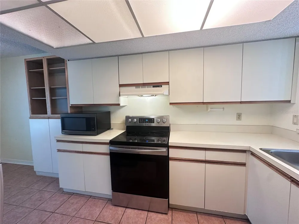 6221 TIMBER LAKE DRIVE #C1 Sarasota, FL 34243