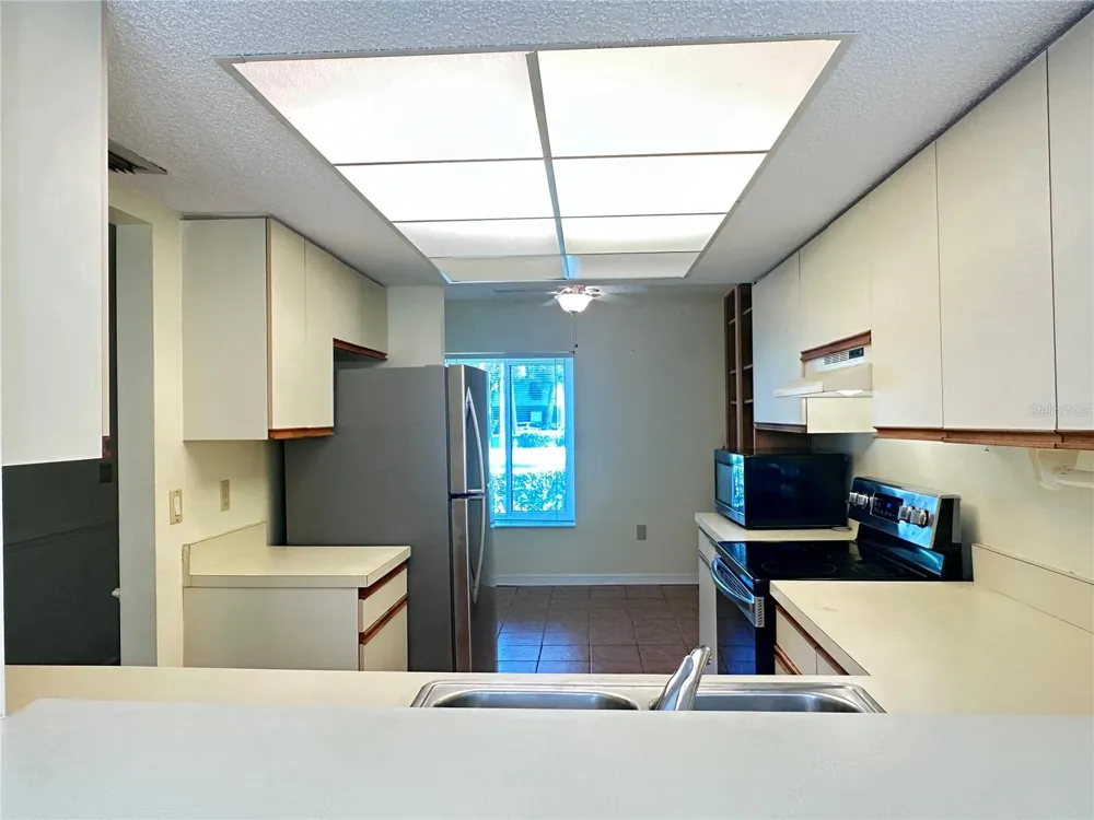 6221 TIMBER LAKE DRIVE #C1 Sarasota, FL 34243