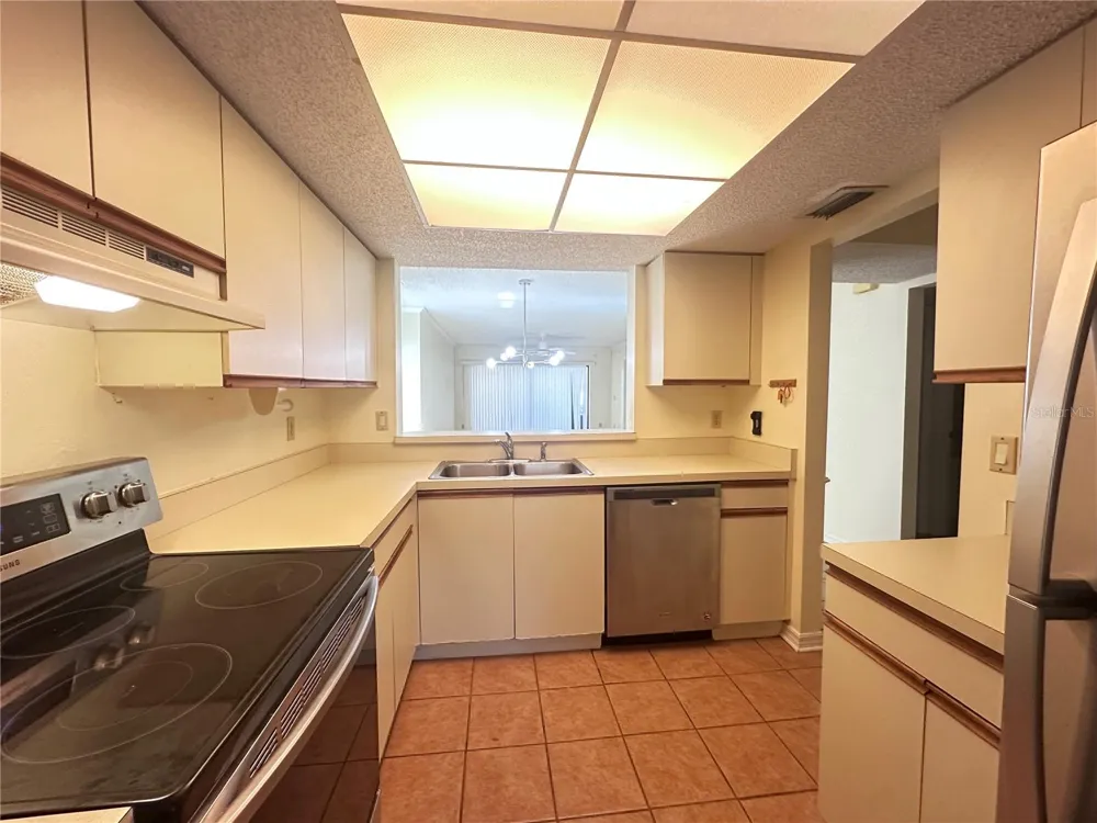 6221 TIMBER LAKE DRIVE #C1 Sarasota, FL 34243