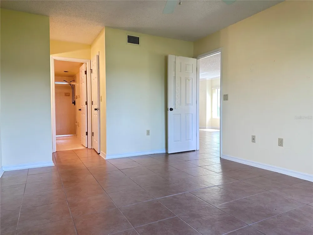 6221 TIMBER LAKE DRIVE #C1 Sarasota, FL 34243