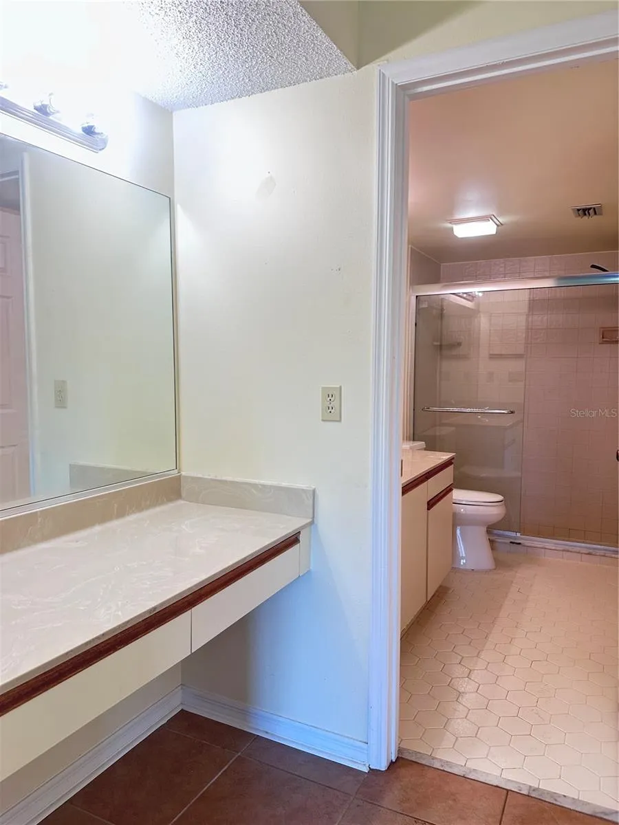 6221 TIMBER LAKE DRIVE #C1 Sarasota, FL 34243