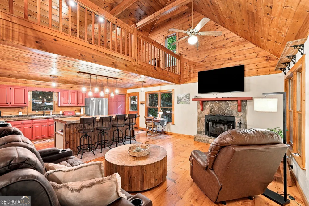 19 Blackberry Falls LN Ellijay, GA 30536